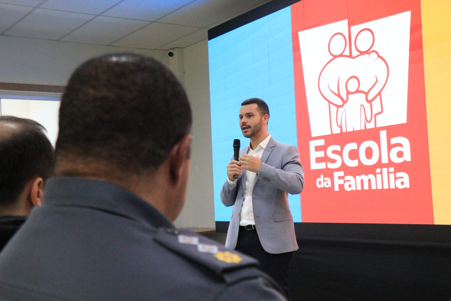 O programa Escola da Família vai levar um contexto de núcleo familiar para dentro da escola