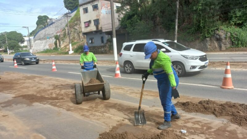 Equipes da Semserv realizaram limpeza nas ruas de Cariacica