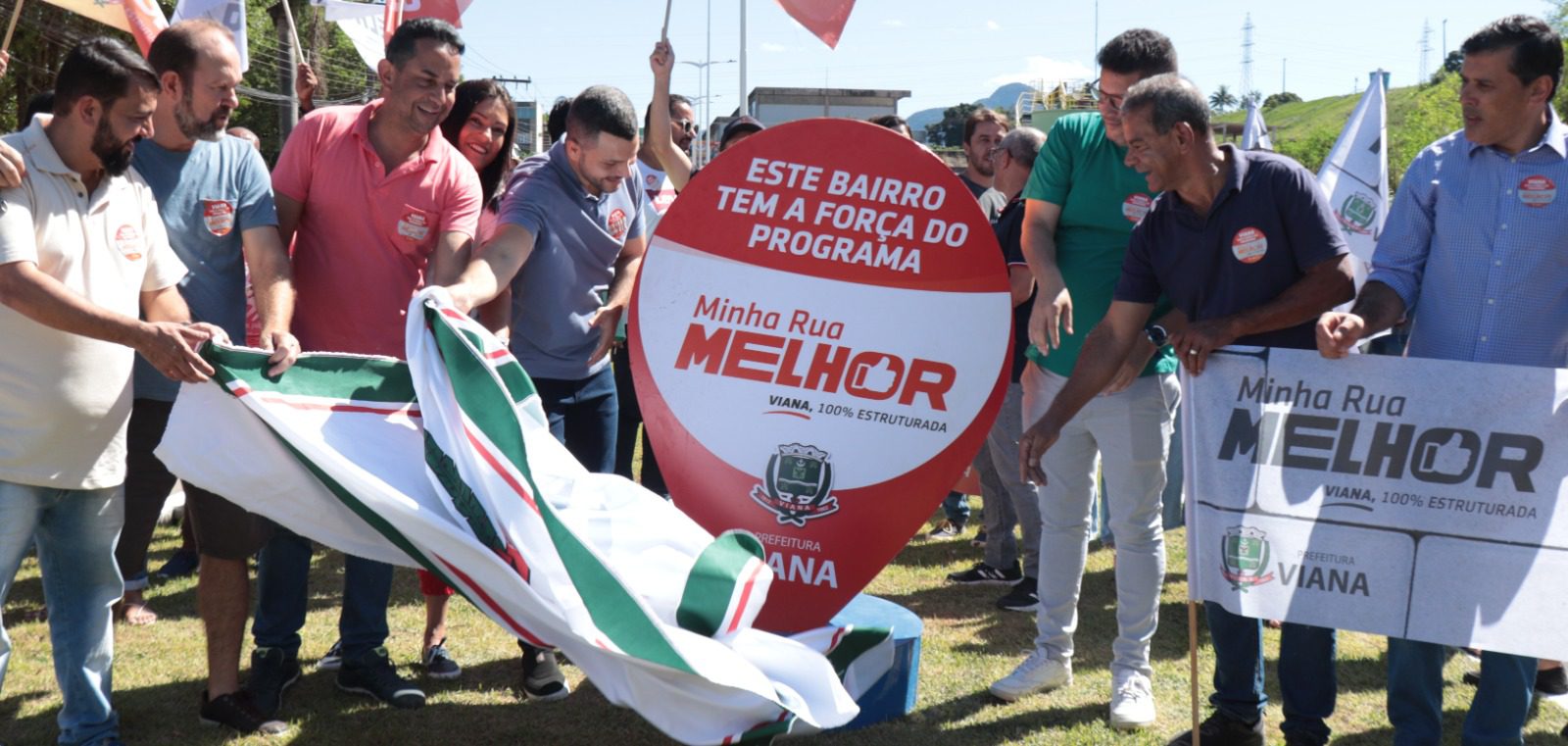 Moradores de Viana comemoram entregas de obras durante a maratona de inaugurações do Minha Rua Melhor