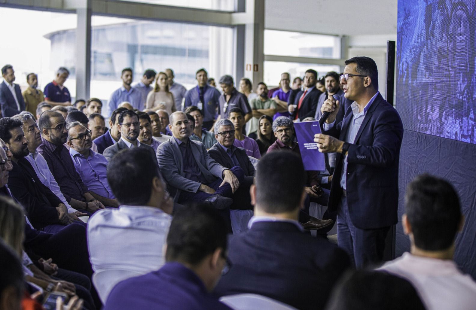 Prefeito Arnaldinho Borgo participa de debate da Assevila sobre “Governança e Desenvolvimento”