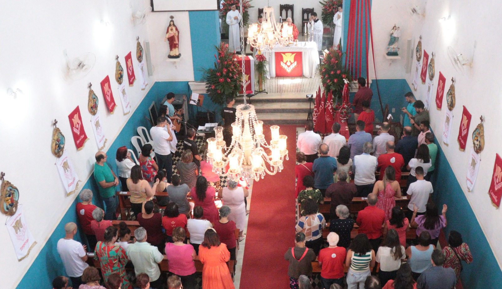 Comunhão entre vianenses marca o encerramento das celebrações religiosas 206ª Festa do Divino