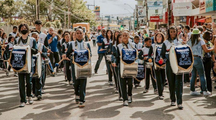 Nesta terça-feira (23) acontece o desfile cívico-militar que vai contar com mais de mil alunos