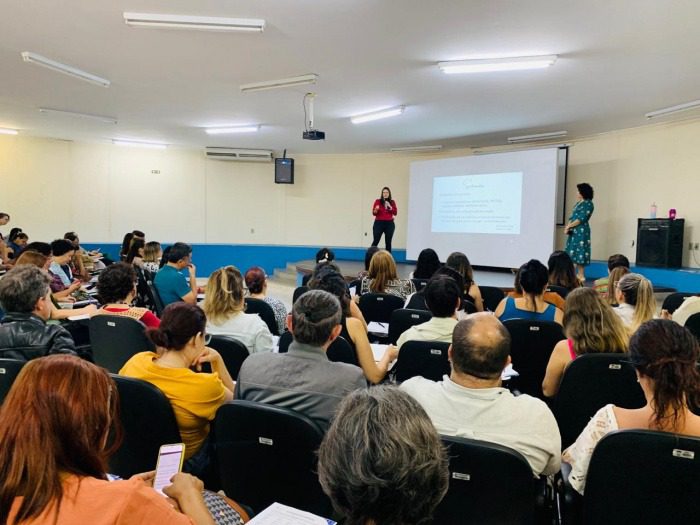 Diretores das 103 unidades de ensino participam de encontro formativo promovido pela Educação de Vitória