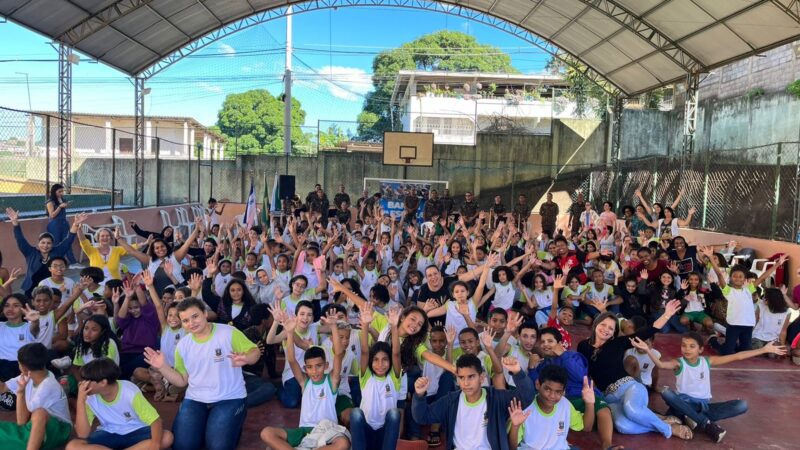 Banda do 38º Batalhão leva música e animação para estudantes da Emef Luzbel Pretti em Cariacica