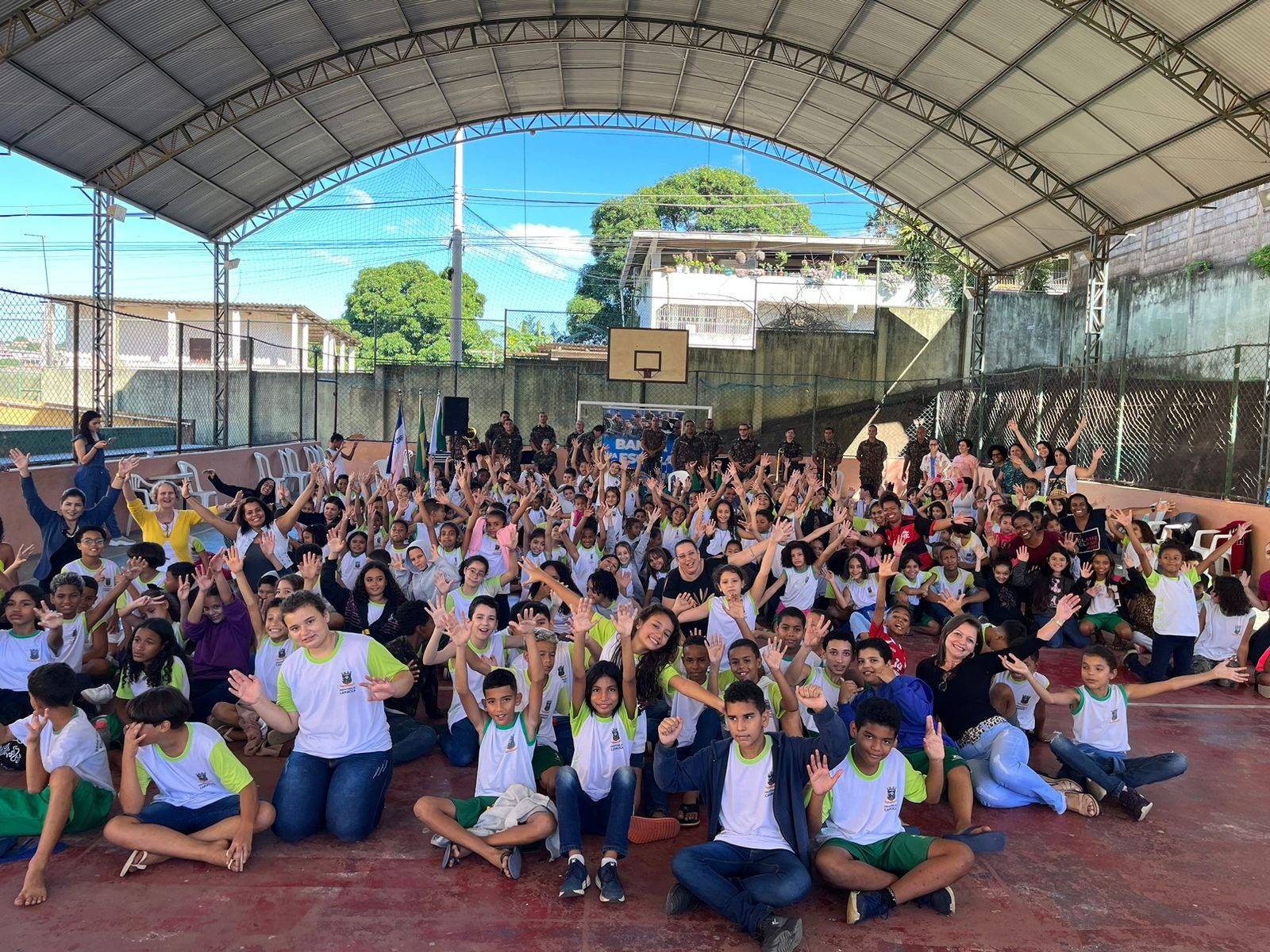 Banda do 38º Batalhão leva música e animação para estudantes da Emef Luzbel Pretti em Cariacica