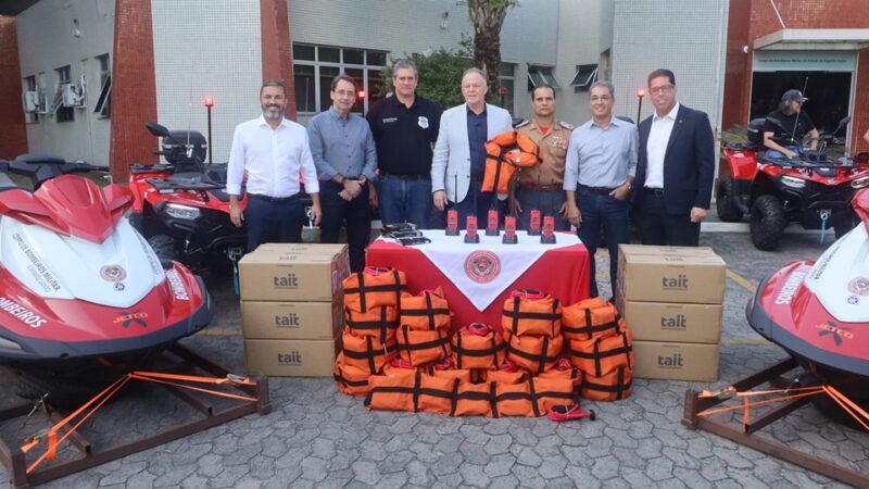 Governo do Estado entrega equipamentos para Corpo de Bombeiros