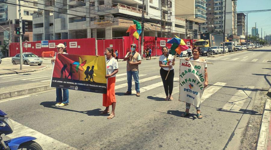 Vila Velha realiza ação de conscientização ao Dia Mundial Contra o Trabalho Infantil