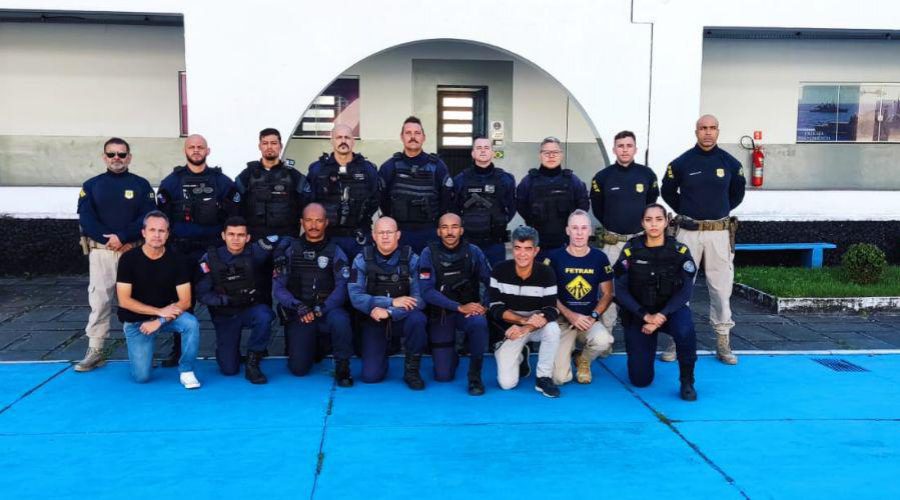 Guardas Municipal de Vila Velha participam de curso de Motociclista Batedor