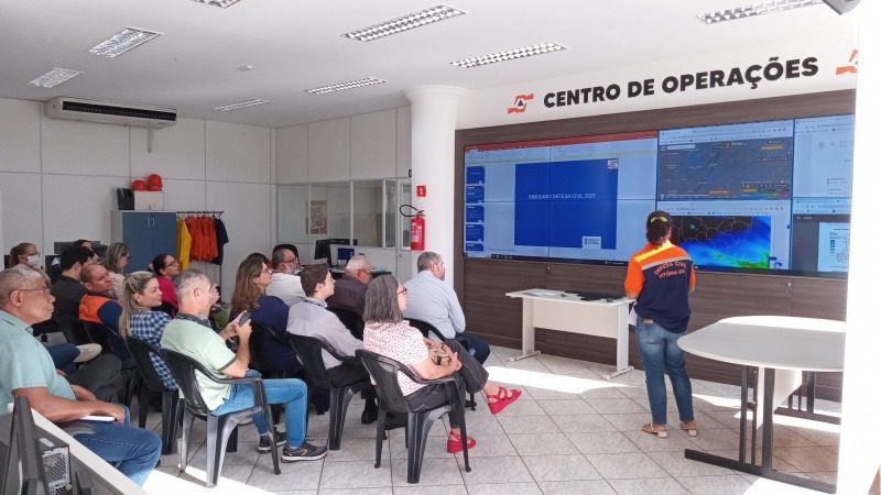 Defesa Civil de Vitória promove exercício simulado para treinamento do grupo de ações