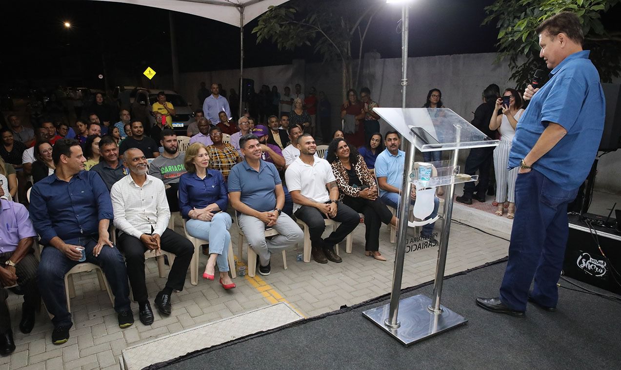 Comunidade de Vale dos Reis, em Cariacica, comemoram a inauguração de diversas ruas do bairro