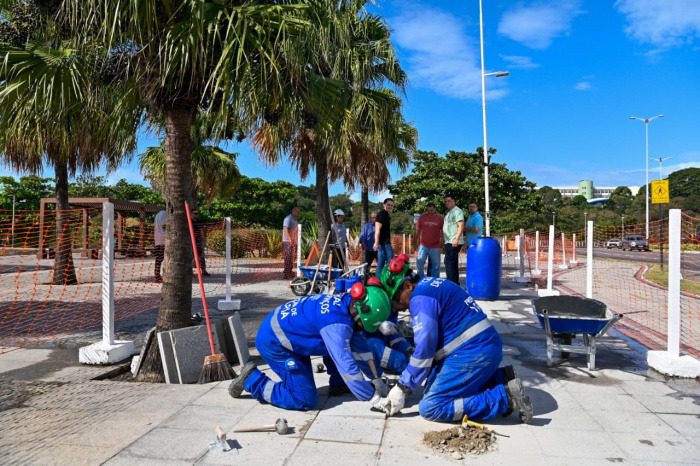 Vitória dá início à reforma do calçadão de Camburi