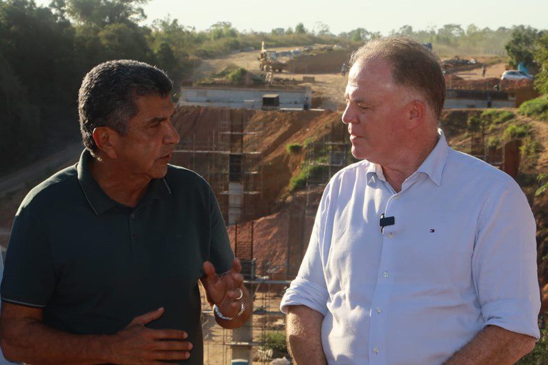 Governador visita andamento das obras na Avenida Abido Saadi e no Contorno de Jacaraípe, na Serra