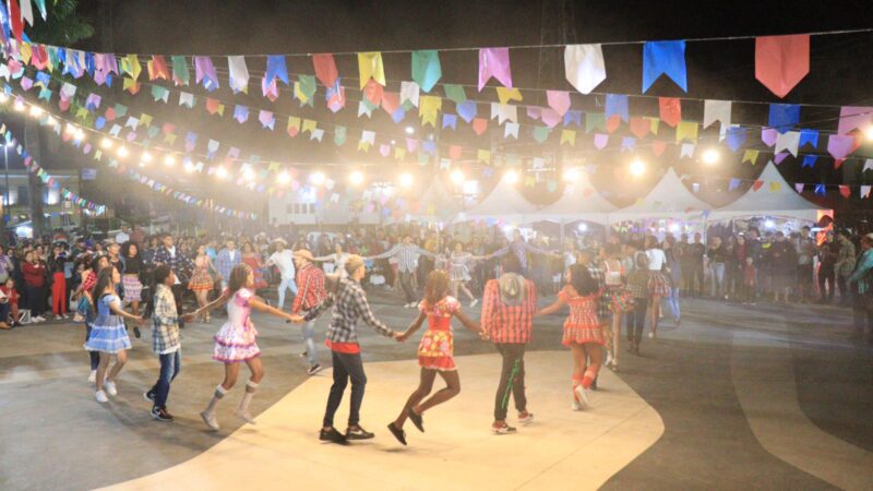 Público se encanta com danças e competições juninas na primeira noite do 2º Festival Vianense de Arraiás
