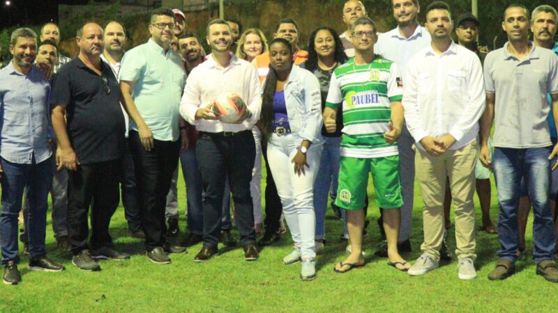 Campo do Botafogo em Viana tem iluminação inaugurada