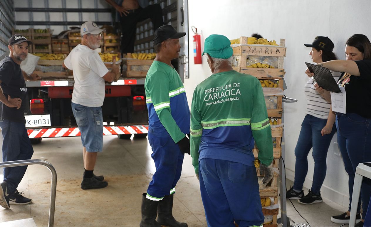 Nove toneladas de frutas e legumes doadas ao banco de alimentos de Cariacica para beneficiar a comunidade