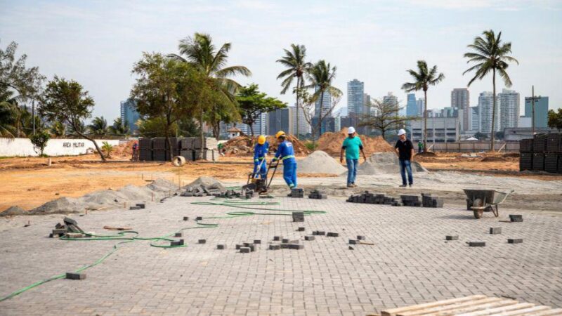 Parque da Prainha em Vila Velha se moderniza com obras em andamento, incluindo novas instalações para área de eventos e sanitários