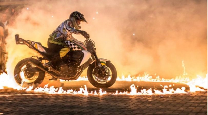 Espetáculo de manobras radicais com motos e fogo vai animar bairros de Cariacica a partir de sexta-feira (15)