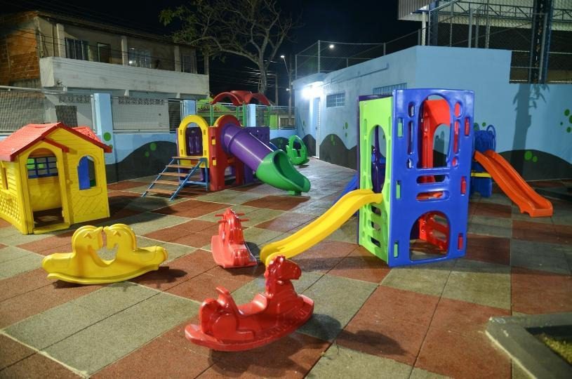 CMEI Oceania, na Serra recebe nova quadra termoacústica e novo playground