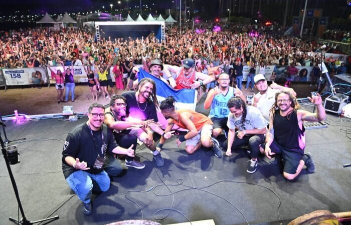 Shows da Arena de Verão em Camburi atraem aproximadamente 100 mil pessoas neste final de semana