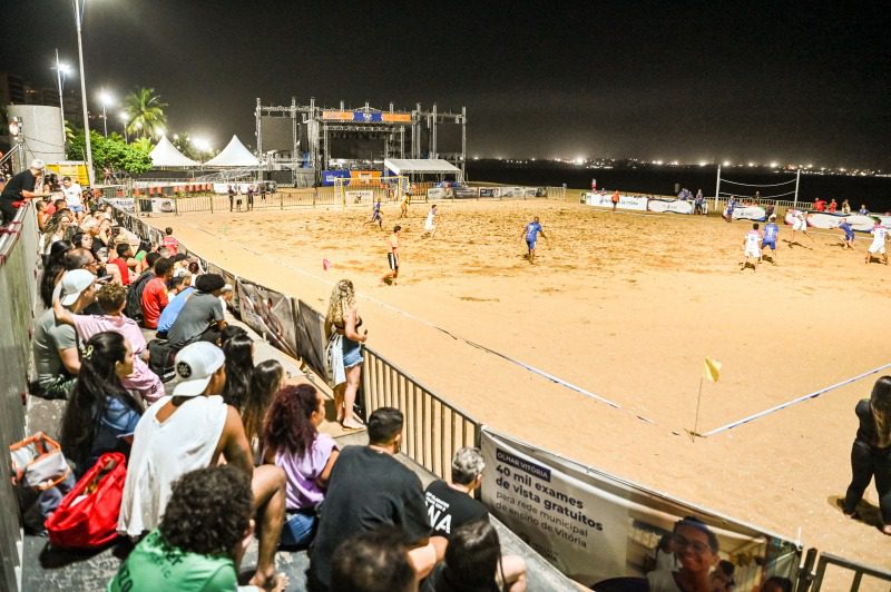 Futebol entre líderes comunitários destaca programação da Arena de Verão 2024 em Camburi nesta quinta (25)