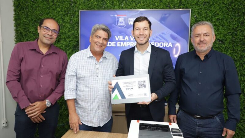 Aderes homenageia Arnaldinho Borgo como “Prefeito Destaque do NossoCrédito”