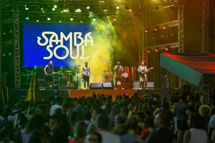 Arena de Verão 2024: Samba Soul e Banda Eva levam o público a uma noite inesquecível em Camburi