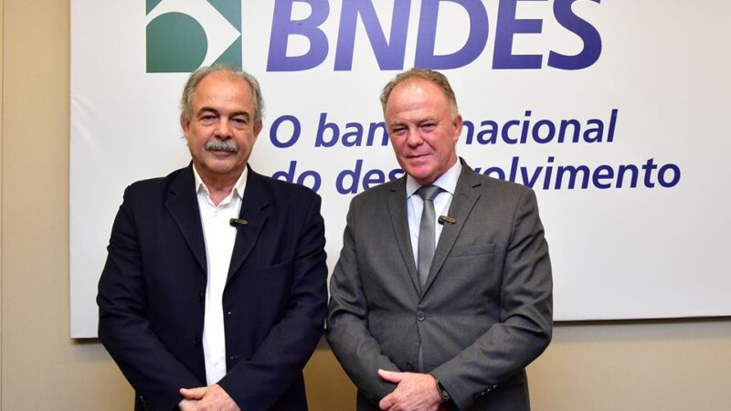 Governador do Espírito Santo aborda novas linhas de financiamento com o BNDES