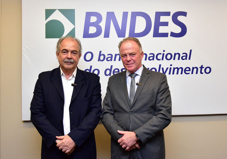 Governador do Espírito Santo aborda novas linhas de financiamento com o BNDES