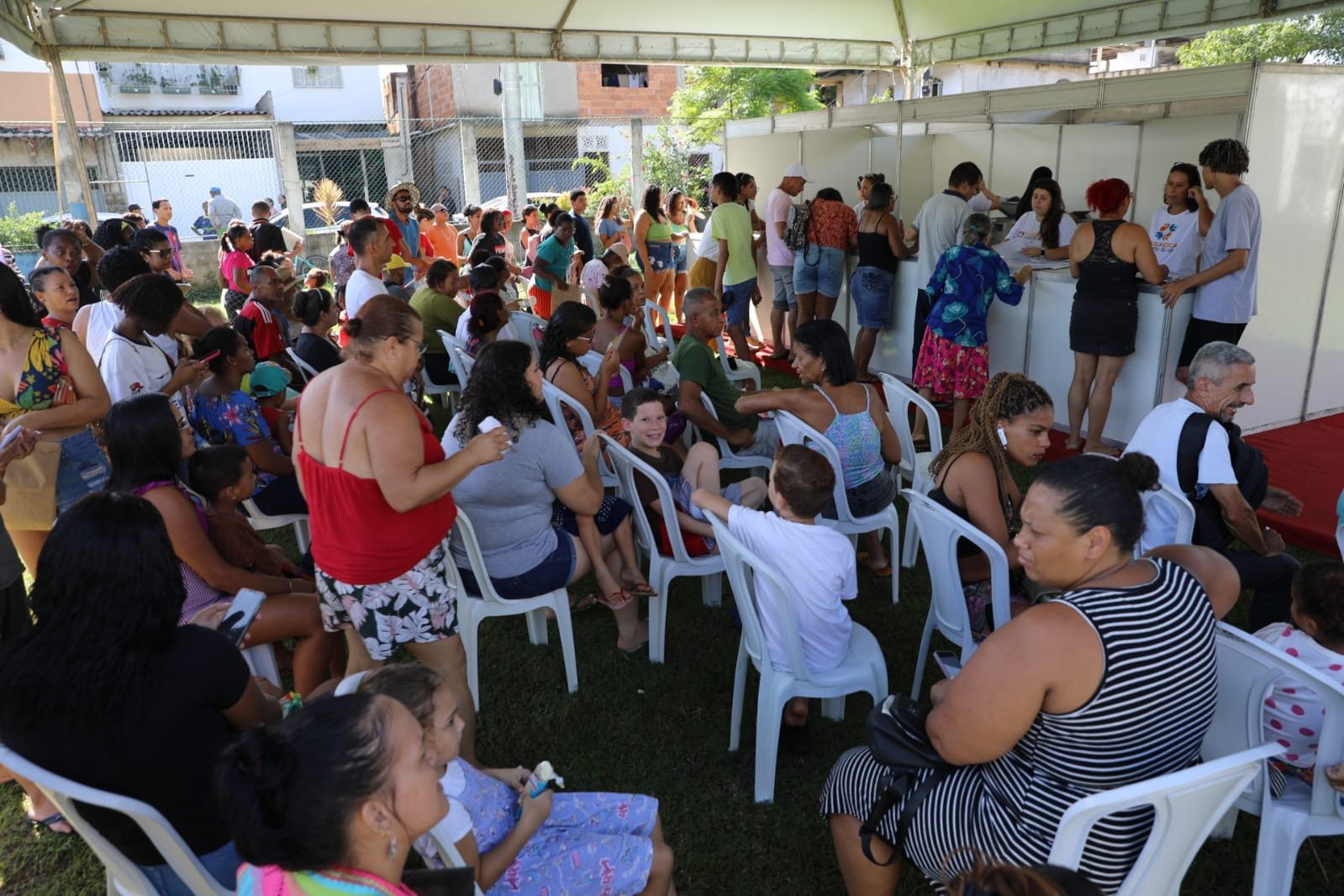 Mais de 3,5 mil pessoas são atendidas no evento Cariacica + Perto de Você, em Porto Novo