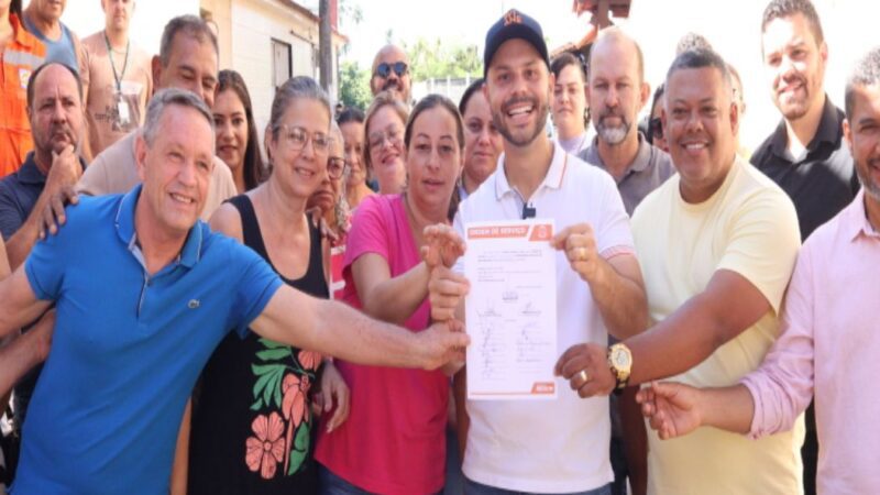 Celebração em Vila Bethânia: 100% de suas ruas pavimentadas!