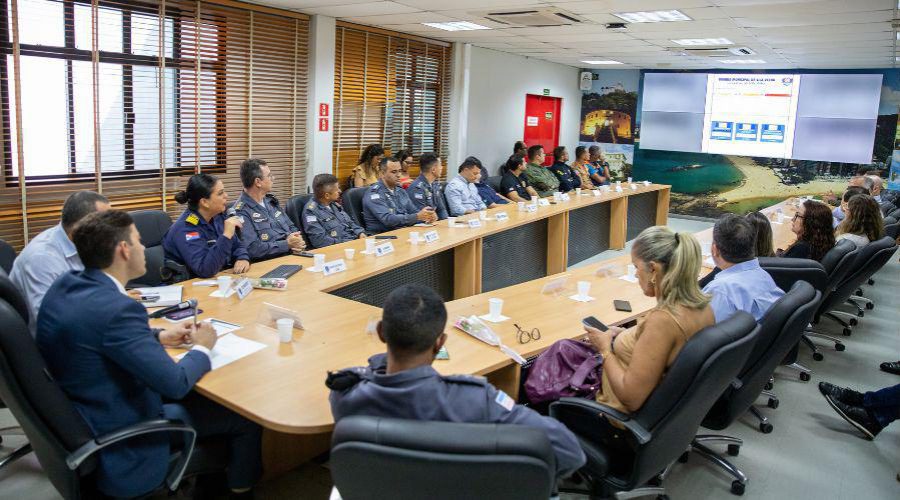 Forças de segurança realizam reunião para planejar operações durante a Festa da Penha