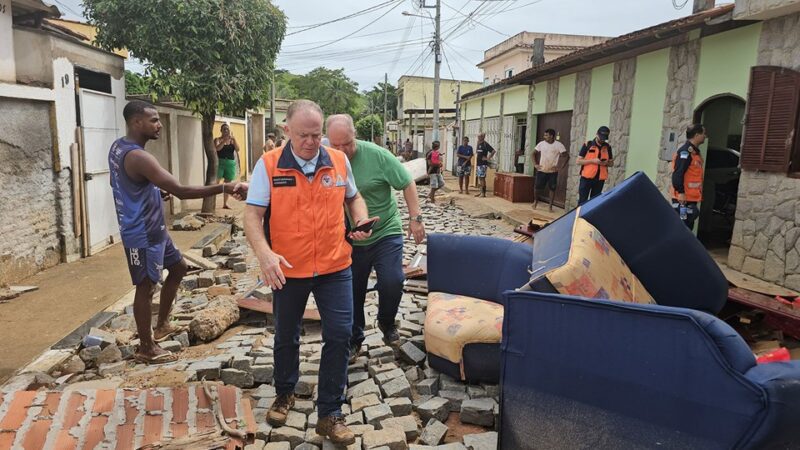 Governador anuncia providências de apoio às áreas afetadas pelas chuvas na região sul