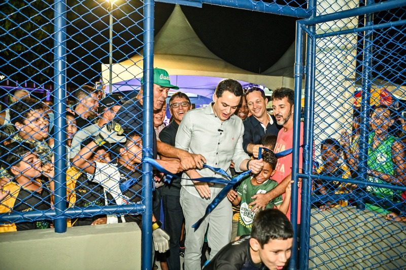 Comunidade do bairro Itararé celebra inauguração de quadra com cobertura e vestiário novos