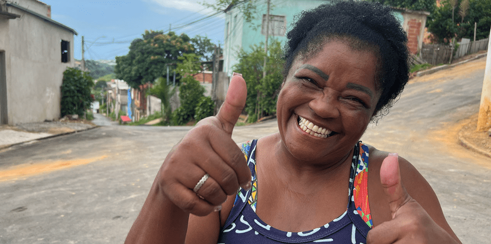 População de Santa Rosa em Cariacica comemora drenagem e pavimentação de 11 ruas em seu bairro