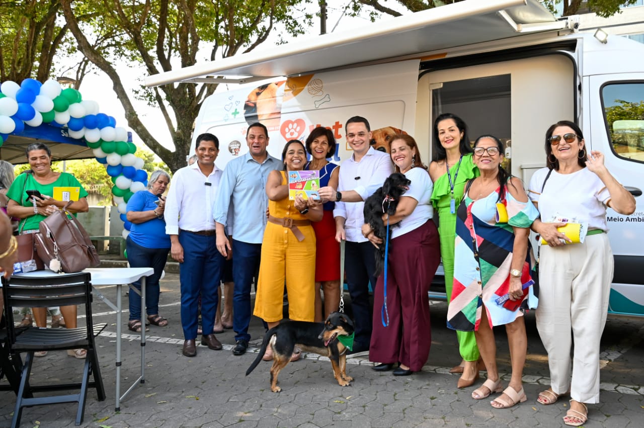 Pazolini apresenta Vetmóvel para atendimento itinerante de cães e gatos na capital