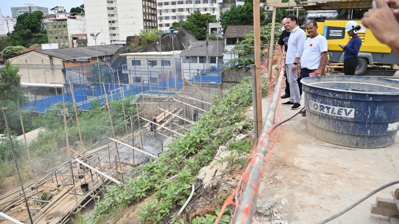 Obra de contenção de encosta no Moscoso garante mais proteção para a região