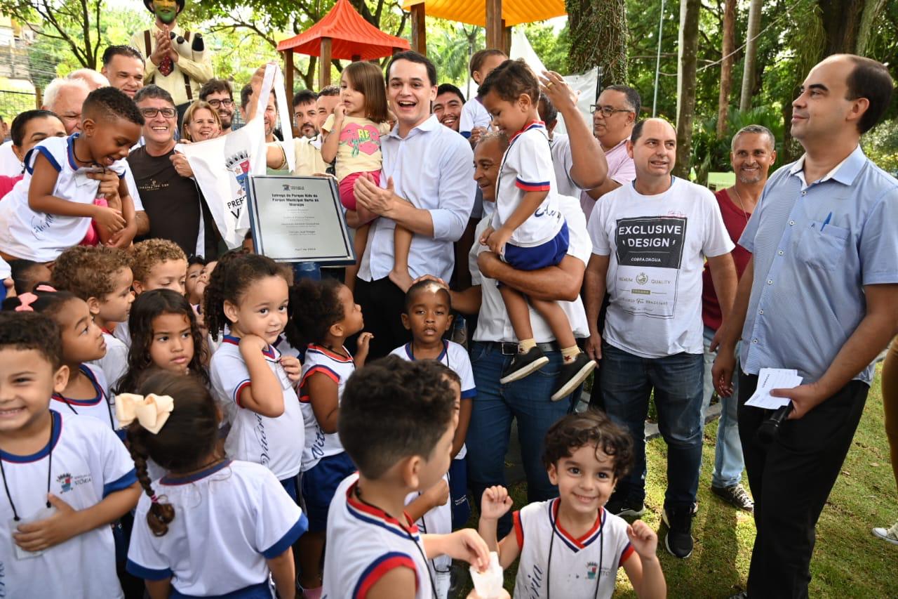 Pazolini celebra a inauguração do Parque Kids no Horto de Maruípe com muita alegria e animação