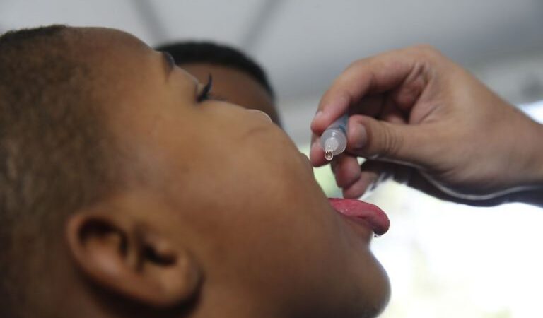 Campanha de vacinação contra a poliomielite começa hoje