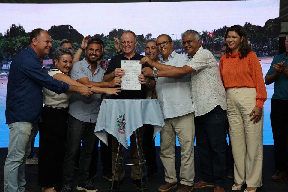 Renato Casagrande anuncia revitalização da orla de Praia Grande e novas obras em Fundão
