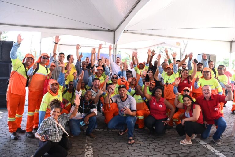 Pazolini presta homenagem no Dia Nacional do Profissional de Limpeza Urbana