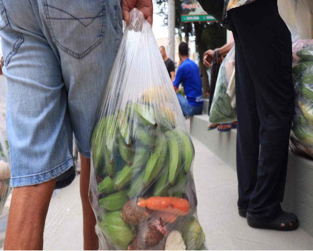 Famílias em situação de vulnerabilidade social recebem cestas verdes