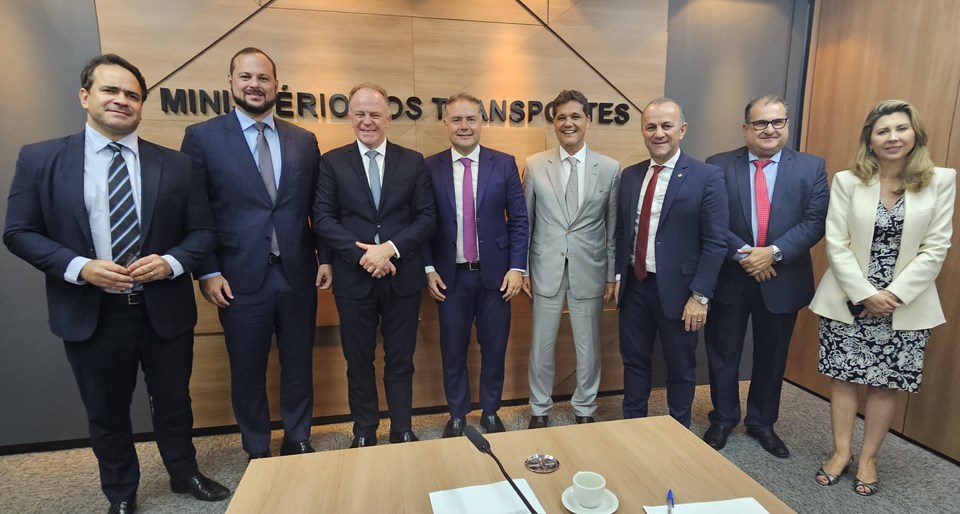 Renato Casagrande e ministros do Governo Federal realizam reuniões estratégicas