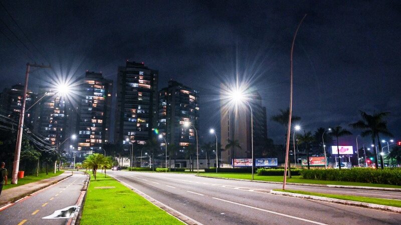 Novas lâmpadas LED impressionam pelo brilho e economia em várias regiões