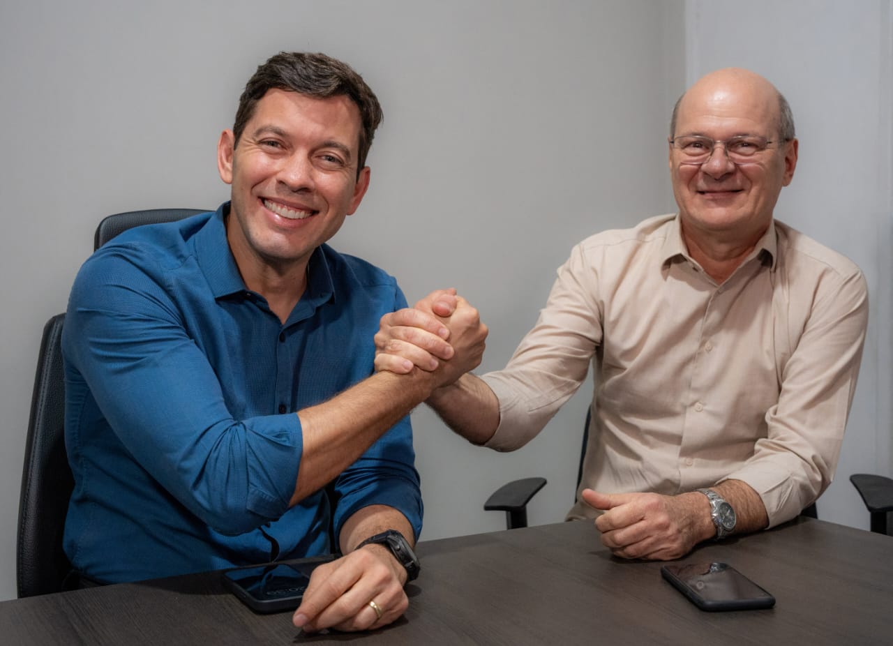 Arnaldinho anuncia Cael Linhalis como candidato a vice-prefeito na chapa em Vila Velha