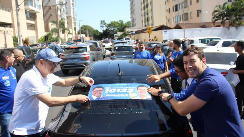 Adesivaço Arnaldinho 20 agita Vila Velha e envolve eleitores