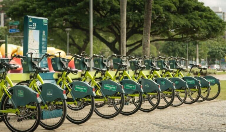 Bicicletas compartilhadas estarão disponíveis gratuitamente em Vitória e Vila Velha neste domingo (22)