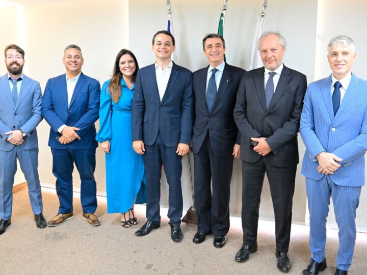 Pazolini recebe o Embaixador da Itália no Brasil em visita oficial