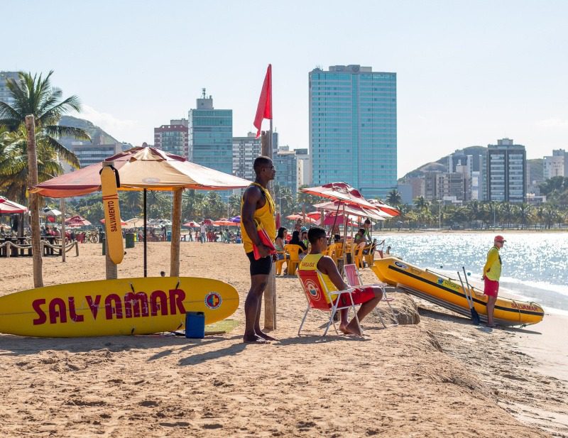 Prefeitura de Vitória abre seleção de guarda-vidas para o verão 2025