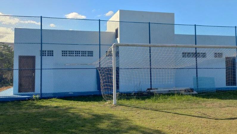 Obras no campo de futebol de Jardim Botânico são concluídas