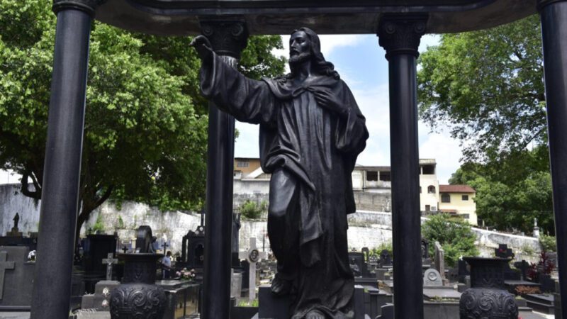 Os cemitérios de Vitória são preparados para o Dia de Finados e suas homenagens póstumas